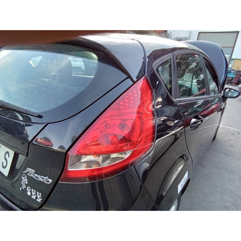 Recambio de piloto trasero derecho para ford fiesta (cb1) ghia referencia OEM IAM 8A6113404A  