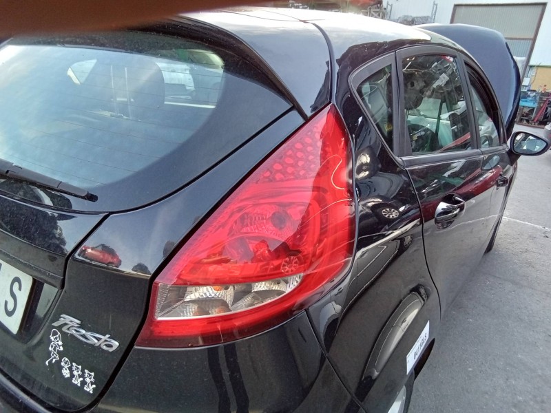 Recambio de piloto trasero derecho para ford fiesta (cb1) ghia referencia OEM IAM 8A6113404A  