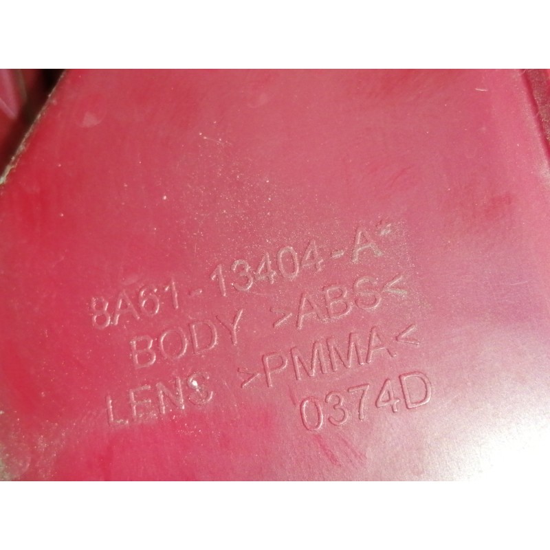 Recambio de piloto trasero derecho para ford fiesta (cb1) ghia referencia OEM IAM 8A6113404A  