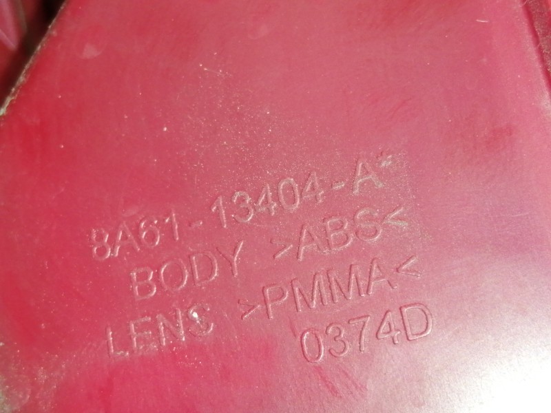 Recambio de piloto trasero derecho para ford fiesta (cb1) ghia referencia OEM IAM 8A6113404A  