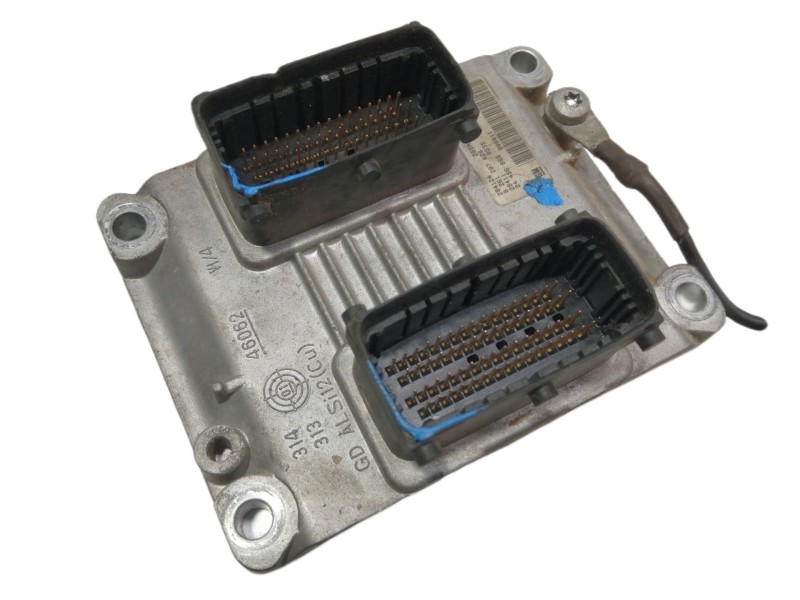 Recambio de centralita motor uce para opel agila básico referencia OEM IAM 0261207426 24456865 / 284110535 284124 / 26SA8587