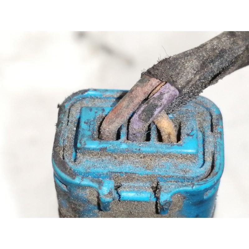 Recambio de filtro gasoil para citroën c4 sedan collection referencia OEM IAM 9305108C  