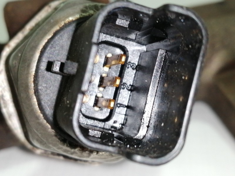 Recambio de rampa inyectora para renault megane ii berlina 3p confort authentique referencia OEM IAM 8200397346  