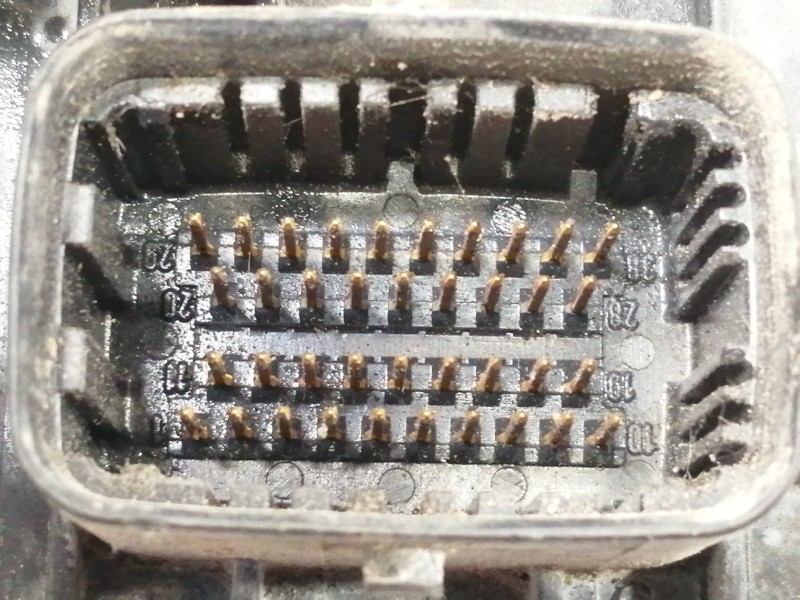 Recambio de centralita motor uce para opel corsa b edition 2000 referencia OEM IAM 0261204058 90532609 B97003 084117 28SA4143 