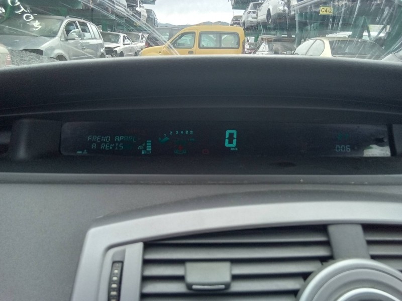 Recambio de cuadro instrumentos para renault scenic ii expression referencia OEM IAM P8200704463A NS0266436Z / TDBJ84BG / 216693