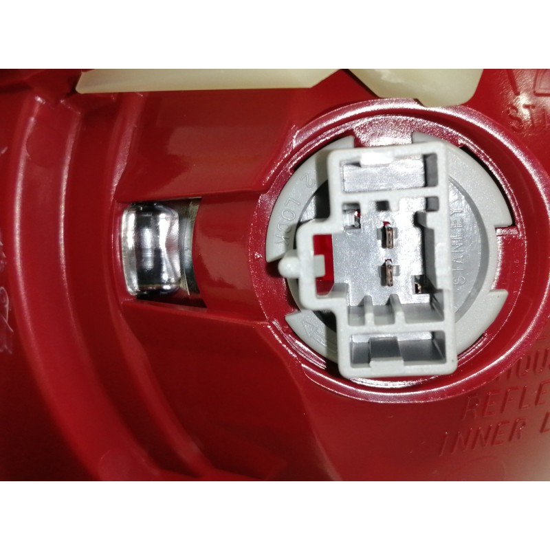 Recambio de piloto trasero izquierdo para mazda 3 berlina (bk) 1.6 crdt active referencia OEM IAM P2913L  