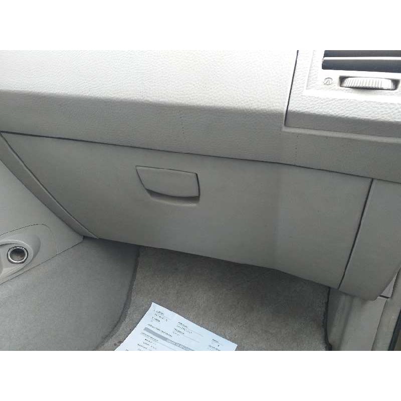 Recambio de guantera para ssangyong kyron 200 xdi limited referencia OEM IAM   