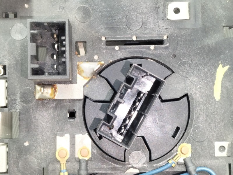 Recambio de luz interior para ssangyong kyron 200 xdi limited referencia OEM IAM 776607009100  