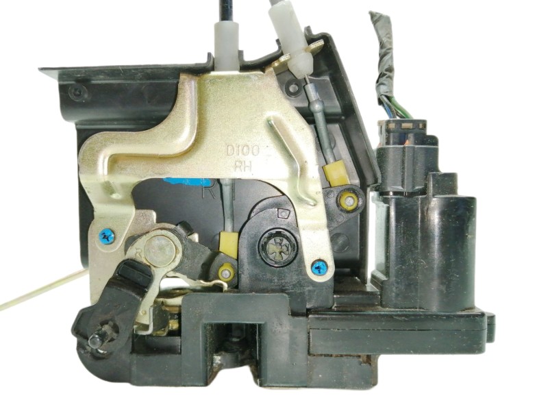 Recambio de cerradura puerta trasera derecha para ssangyong kyron 200 xdi limited referencia OEM IAM   