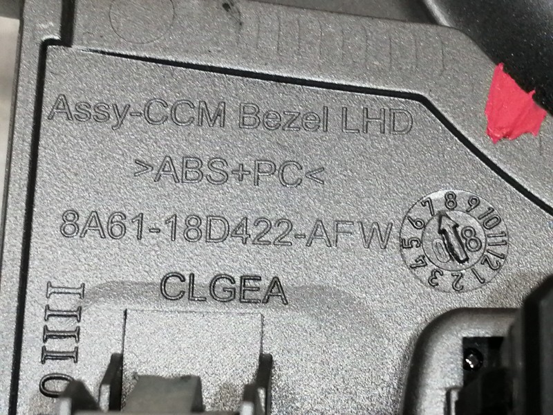 Recambio de moldura para ford fiesta (cb1) ghia referencia OEM IAM 8A6118D422AFW  