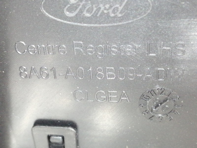 Recambio de rejilla aireadora para ford fiesta (cb1) ghia referencia OEM IAM 8A6118A802AFW  