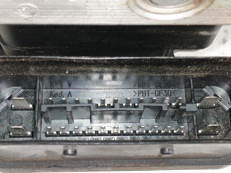 Recambio de abs para toyota yaris 1.0 cat referencia OEM IAM 445100D110  