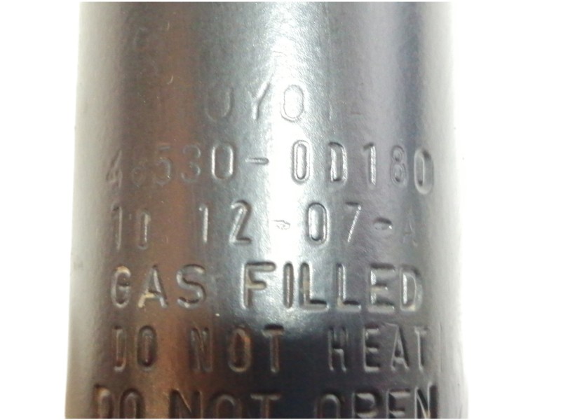 Recambio de amortiguador trasero derecho para toyota yaris 1.0 cat referencia OEM IAM 485300D180  