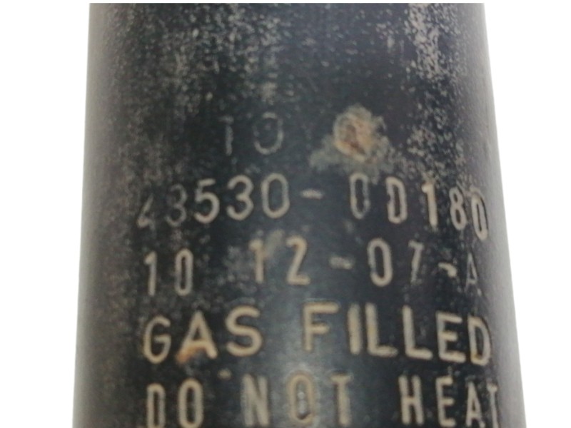 Recambio de amortiguador trasero izquierdo para toyota yaris 1.0 cat referencia OEM IAM 485300D180  