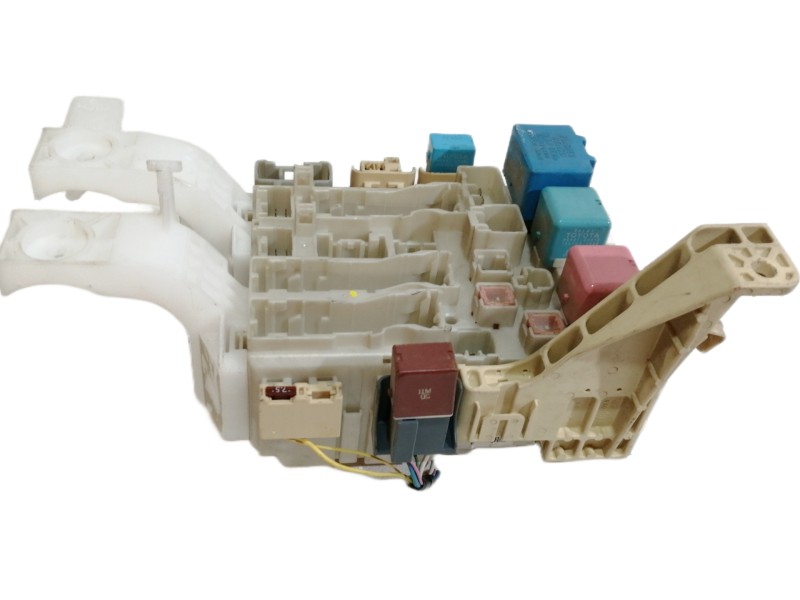 Recambio de caja reles / fusibles para toyota yaris 1.0 cat referencia OEM IAM 827300D290  