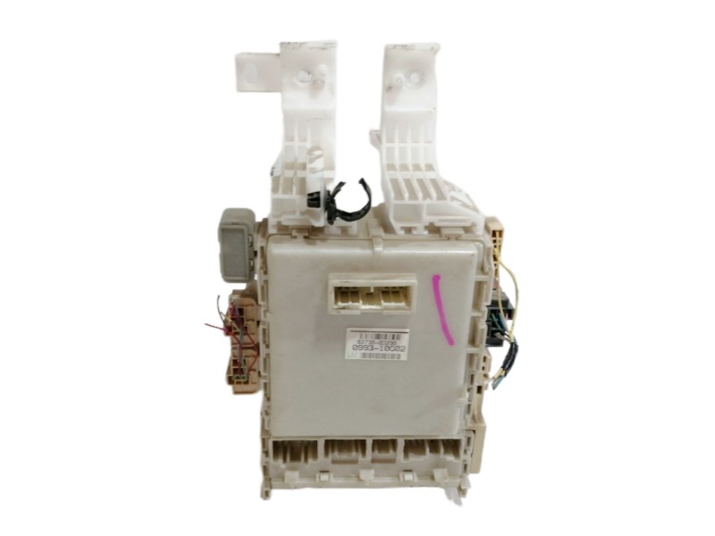 Recambio de caja reles / fusibles para toyota yaris 1.0 cat referencia OEM IAM 827300D290  