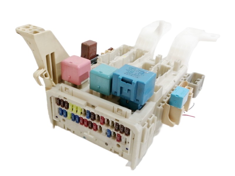 Recambio de caja reles / fusibles para toyota yaris 1.0 cat referencia OEM IAM 827300D290  