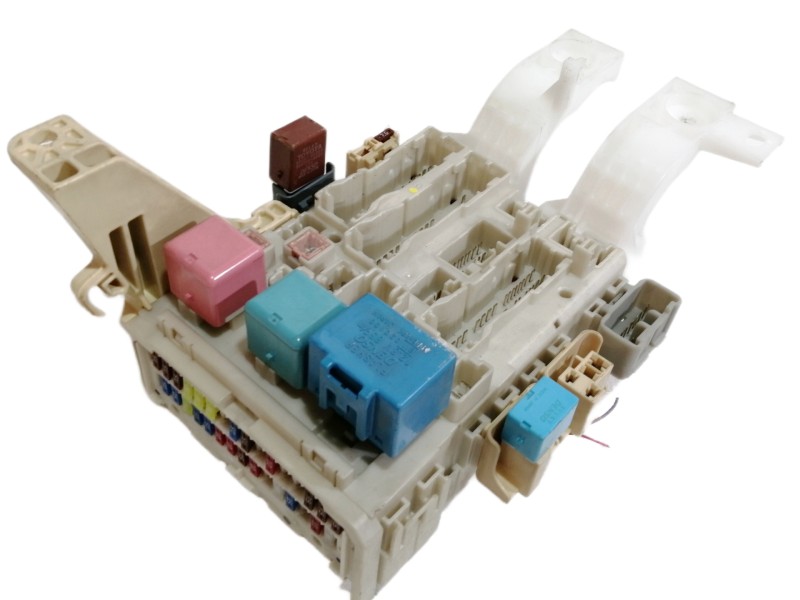 Recambio de caja reles / fusibles para toyota yaris 1.0 cat referencia OEM IAM 827300D290  
