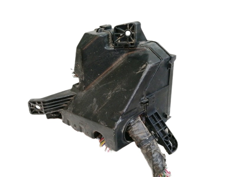 Recambio de caja reles / fusibles para toyota yaris 1.0 cat referencia OEM IAM 821110DT90 821110DT90B 