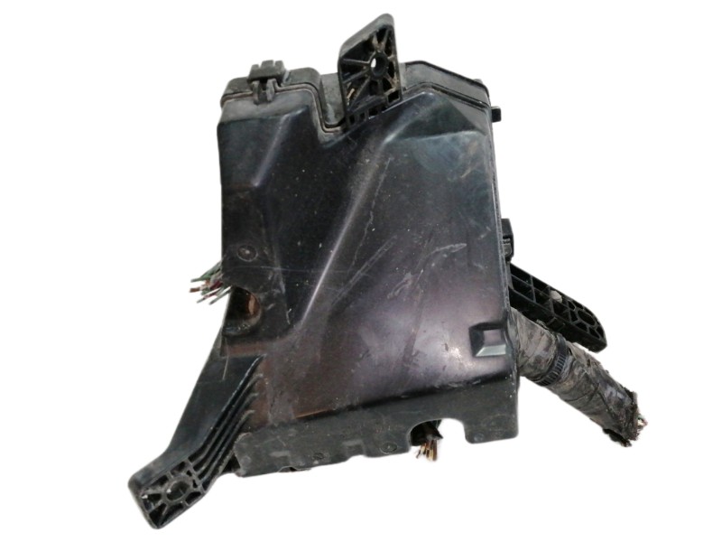 Recambio de caja reles / fusibles para toyota yaris 1.0 cat referencia OEM IAM 821110DT90 821110DT90B 