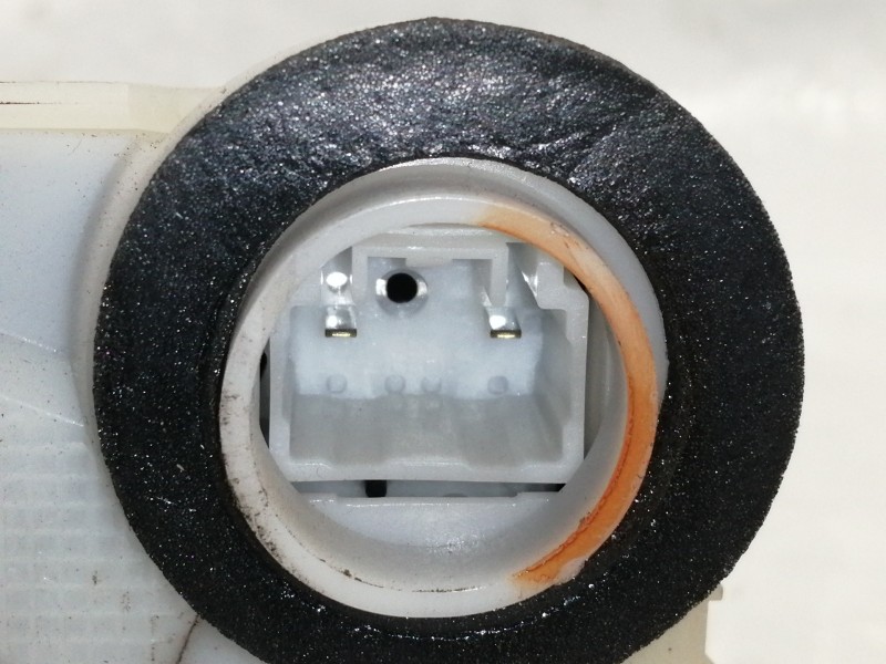 Recambio de cerradura puerta delantera derecha para toyota yaris 1.0 cat referencia OEM IAM   