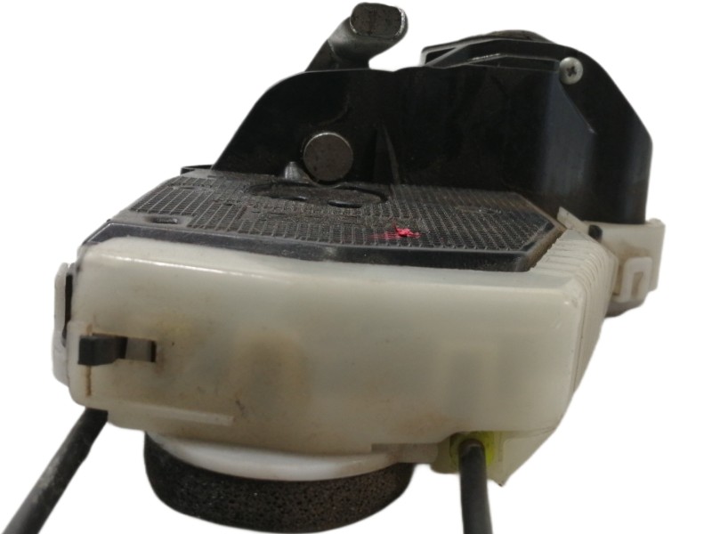 Recambio de cerradura puerta trasera derecha para toyota yaris 1.0 cat referencia OEM IAM   