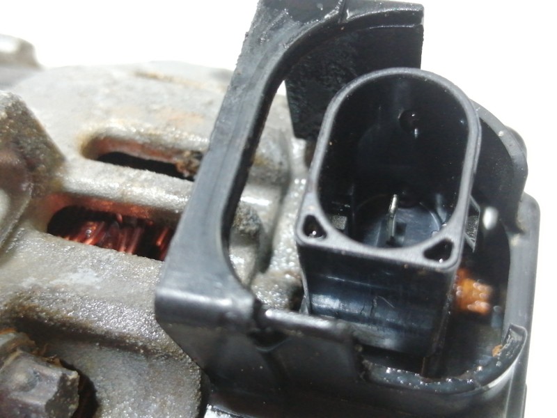 Recambio de alternador para hyundai kona sle 2wd referencia OEM IAM 3730004950  