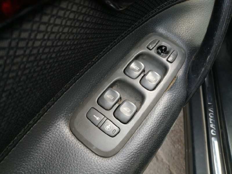 Recambio de mando elevalunas delantero izquierdo para volvo s60 berlina d5 referencia OEM IAM 8682949  