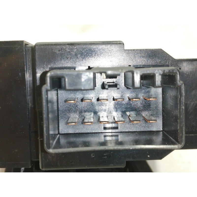 Recambio de mando elevalunas delantero izquierdo para volvo s60 berlina d5 referencia OEM IAM 8682949  