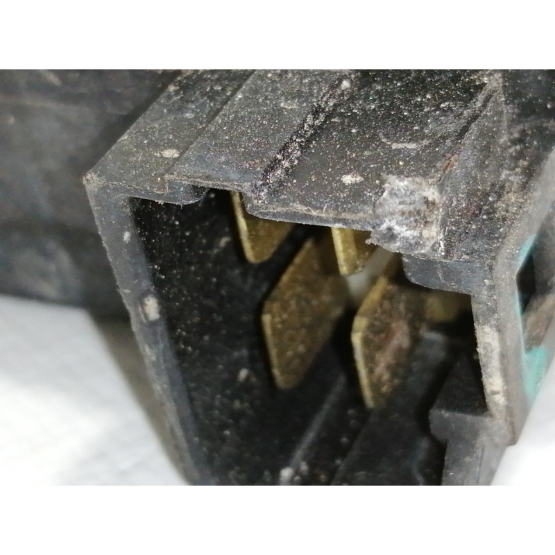 Recambio de cerradura puerta delantera derecha para hyundai accent (x3) 1.5 gs referencia OEM IAM   