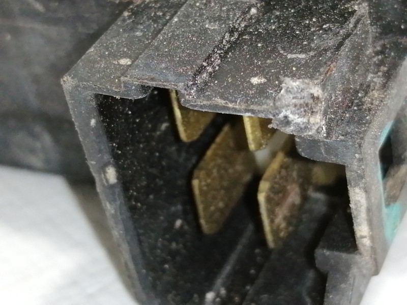 Recambio de cerradura puerta delantera derecha para hyundai accent (x3) 1.5 gs referencia OEM IAM   