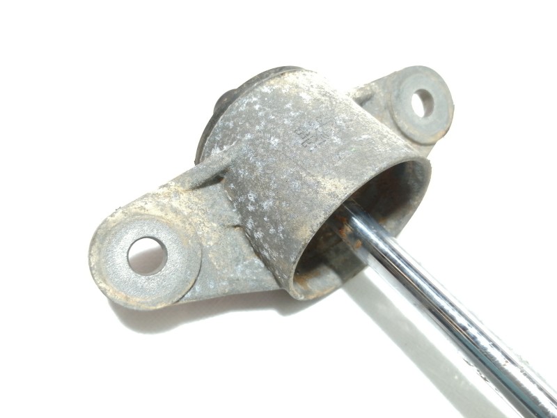 Recambio de amortiguador trasero izquierdo para hyundai kona sle 2wd referencia OEM IAM 55300J9300  