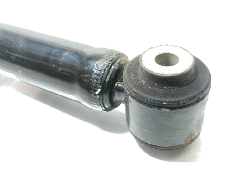 Recambio de amortiguador trasero izquierdo para hyundai kona sle 2wd referencia OEM IAM 55300J9300  