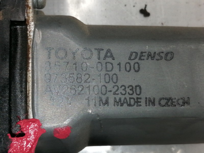 Recambio de elevalunas delantero derecho para toyota yaris 1.0 cat referencia OEM IAM 857100D100  