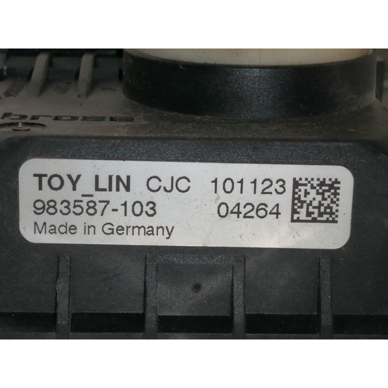 Recambio de elevalunas delantero izquierdo para toyota yaris 1.0 cat referencia OEM IAM 983587103  