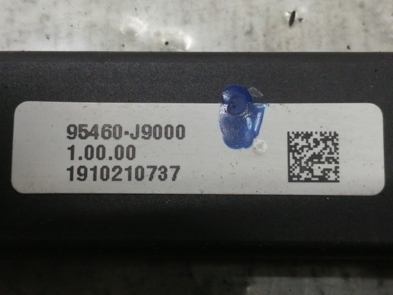 Recambio de antena para hyundai kona sle 2wd referencia OEM IAM 95460J9000 1910210737 