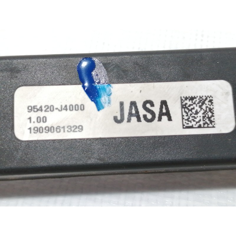 Recambio de antena para hyundai kona sle 2wd referencia OEM IAM 95420J4000  