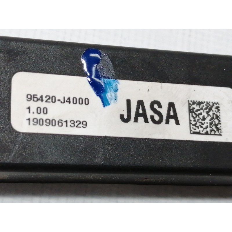 Recambio de antena para hyundai kona sle 2wd referencia OEM IAM 95420J4000  