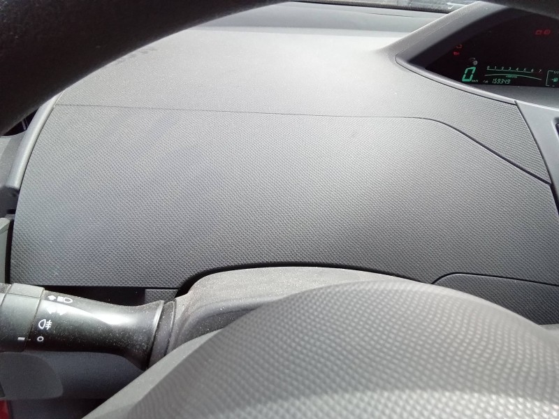 Recambio de guantera para toyota yaris 1.0 cat referencia OEM IAM 555500D060  