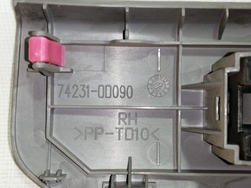 Recambio de mando elevalunas delantero derecho para toyota yaris 1.0 cat referencia OEM IAM 742310D090  