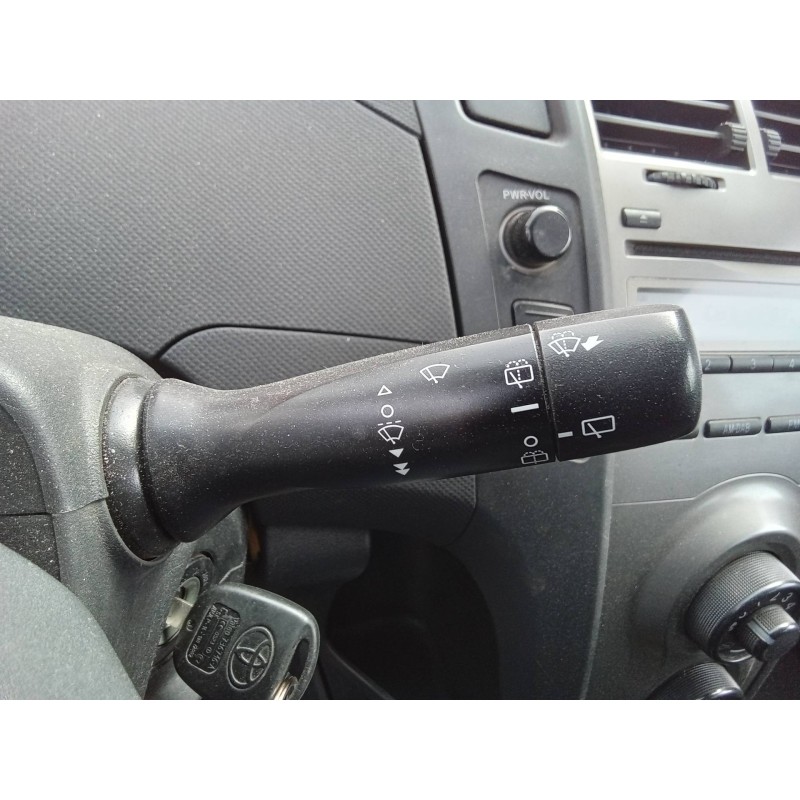 Recambio de mando limpia para toyota yaris 1.0 cat referencia OEM IAM 17F144  