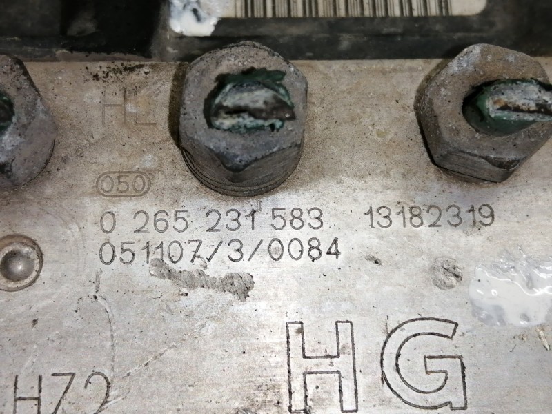Recambio de abs para opel corsa c essentia referencia OEM IAM 0265231583  