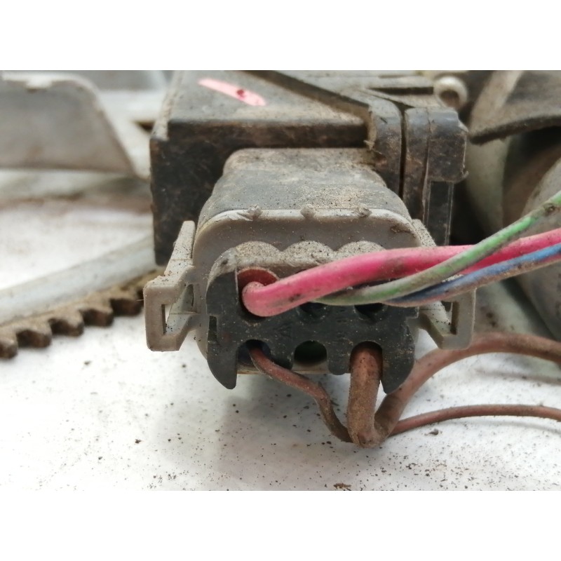 Recambio de elevalunas delantero izquierdo para opel corsa c essentia referencia OEM IAM 13173073  