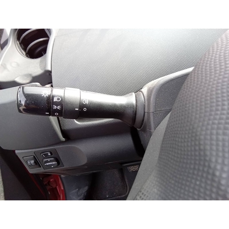 Recambio de mando luces para toyota yaris 1.0 cat referencia OEM IAM 17F001  