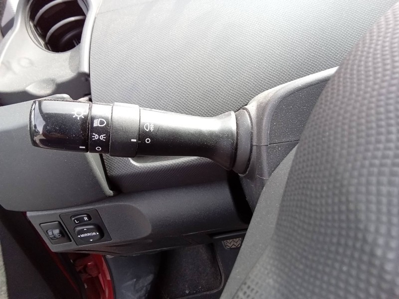 Recambio de mando luces para toyota yaris 1.0 cat referencia OEM IAM 17F001  