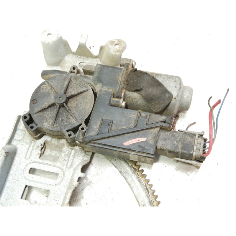 Recambio de elevalunas delantero izquierdo para opel corsa c essentia referencia OEM IAM 13173073  