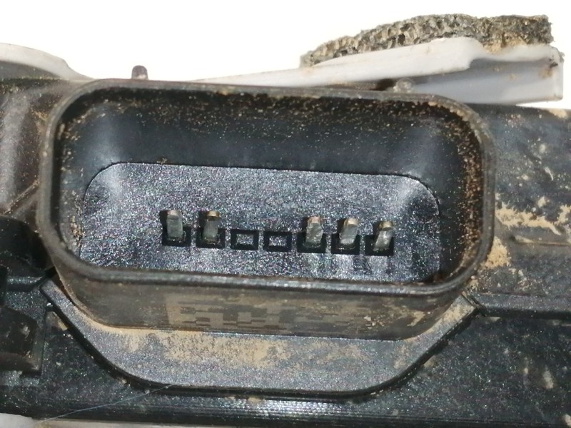 Recambio de cerradura puerta delantera derecha para hyundai kona sle 2wd referencia OEM IAM 81320J9010  