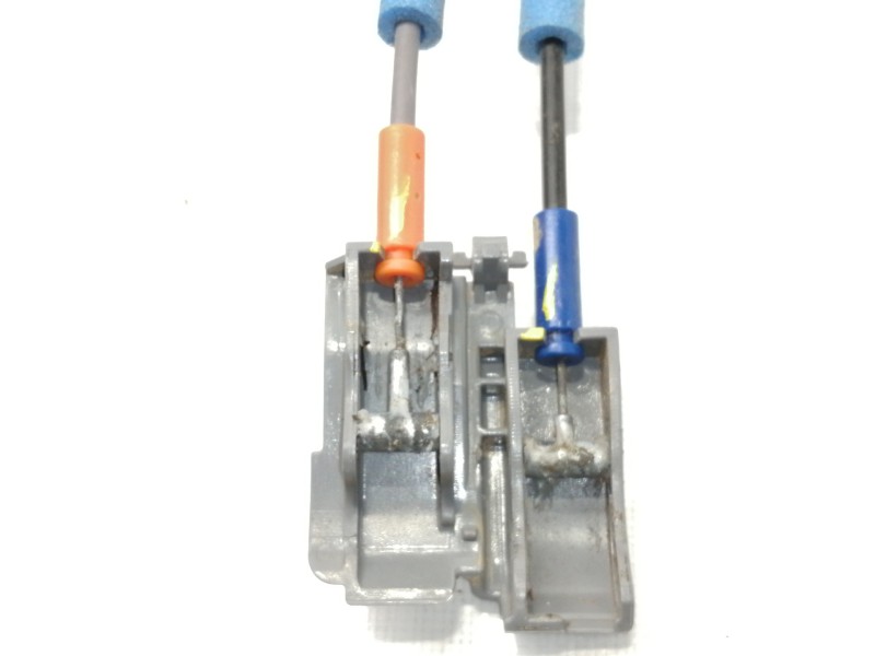 Recambio de cerradura puerta delantera derecha para hyundai kona sle 2wd referencia OEM IAM 81320J9010  