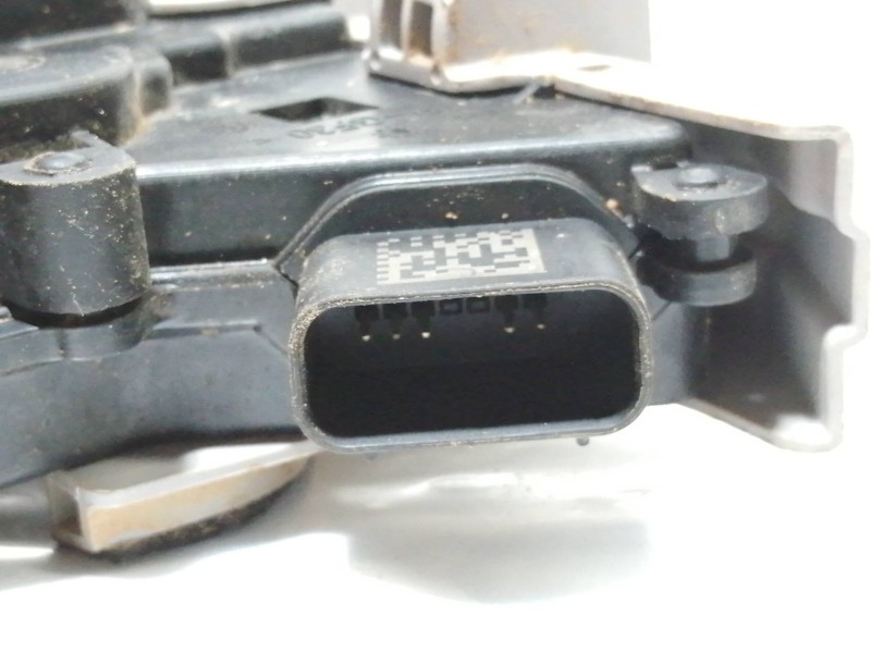 Recambio de cerradura puerta trasera derecha para hyundai kona sle 2wd referencia OEM IAM 81420J9000  