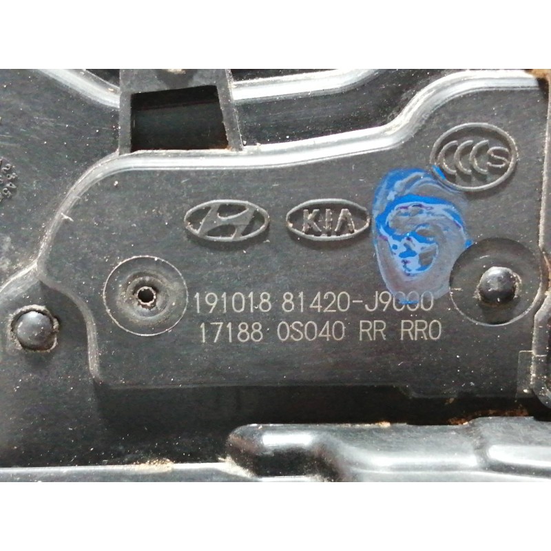 Recambio de cerradura puerta trasera derecha para hyundai kona sle 2wd referencia OEM IAM 81420J9000  
